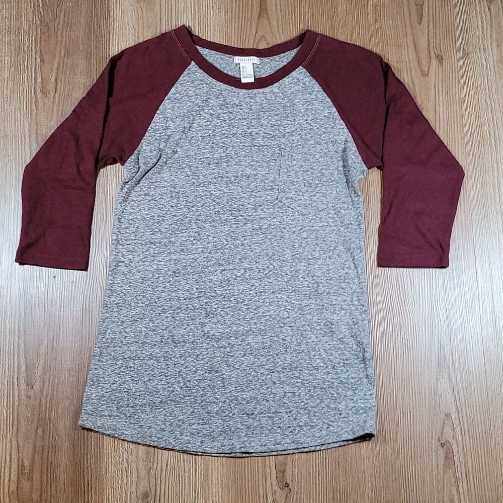 🔹️Forever 21 Gray & Maroon Baseball 3/4 Sleeve Top Small